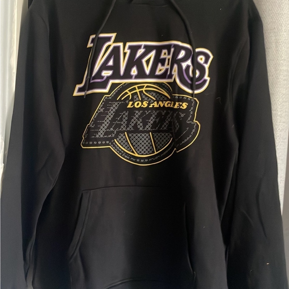 New UltaGame Lakers Pullover Sweater. - Picture 9 of 16